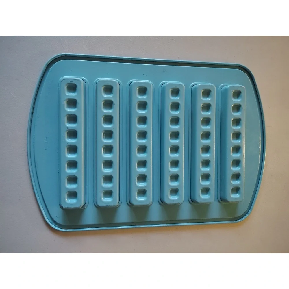 PAMPERED CHEF 6 WAFFLE STICKS BAKING MOLD PAN NON-STICK TEXTURED COOKIE BARS
